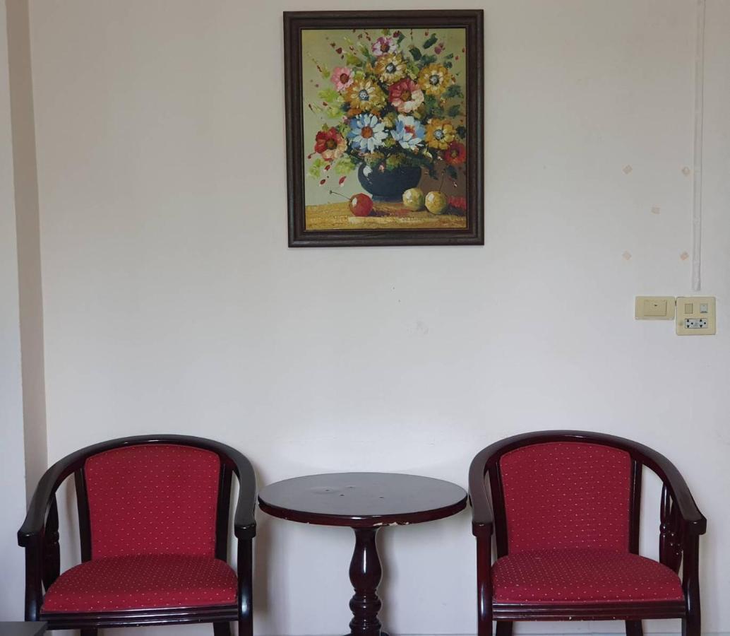 Matini Amata Hotell Ban Hua Phai Exteriör bild